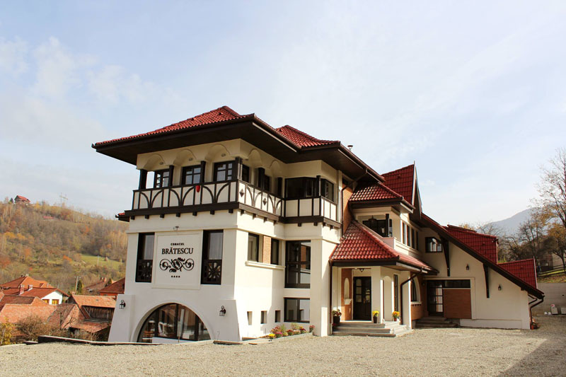 Conacul Brătescu-nunta in gradina (16)